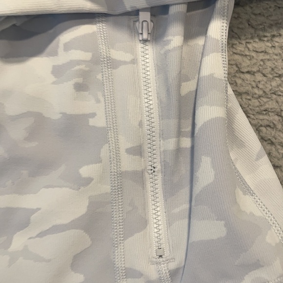 Lululemon Define Jacket camo gray and white size 6 - Picture 3 of 8